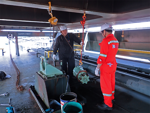 ハッチカバー専門会社です